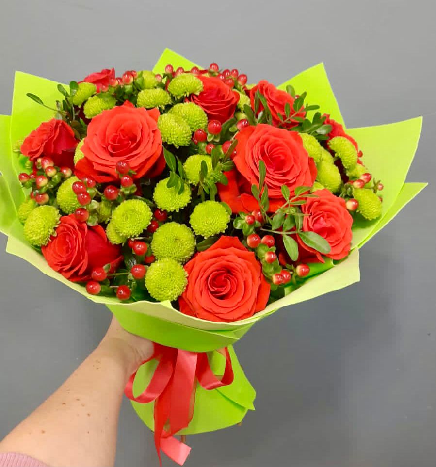 Букет цветов из: Хризантемы и Розы в Минусинске