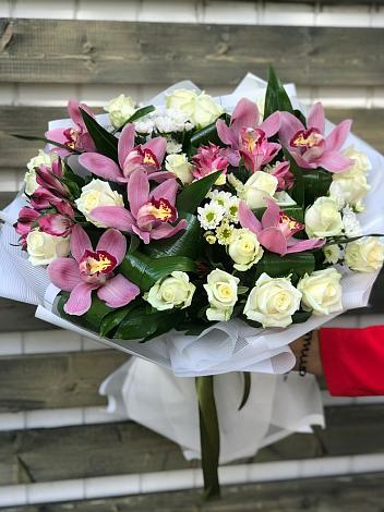 Букет цветов из: Розы и Хризантемы в Минусинске