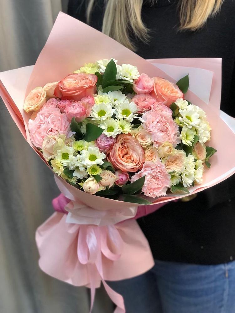 Букет нежные объятья в Минусинске Букет цветов из: Гвоздики, Розы и Хризантемы в Минусинске