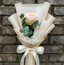 Букет Королевская звезда в Минусинске Букет цветов из:  Розы в Минусинске