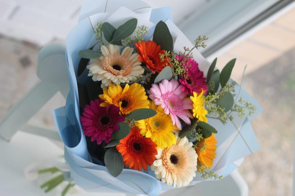 Букет мини герберы в Минусинске Букет цветов из: Герберы в Минусинске