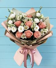 Букет олимп в Минусинске Букет цветов из:  Розы, Альстромерии и Лизиантусы в Минусинске