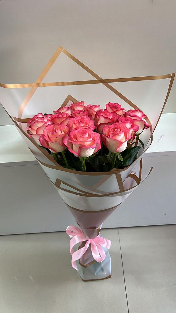 Розовые розы Сеньорита в Минусинске Букет Розовые розы Сеньорита в Минусинске