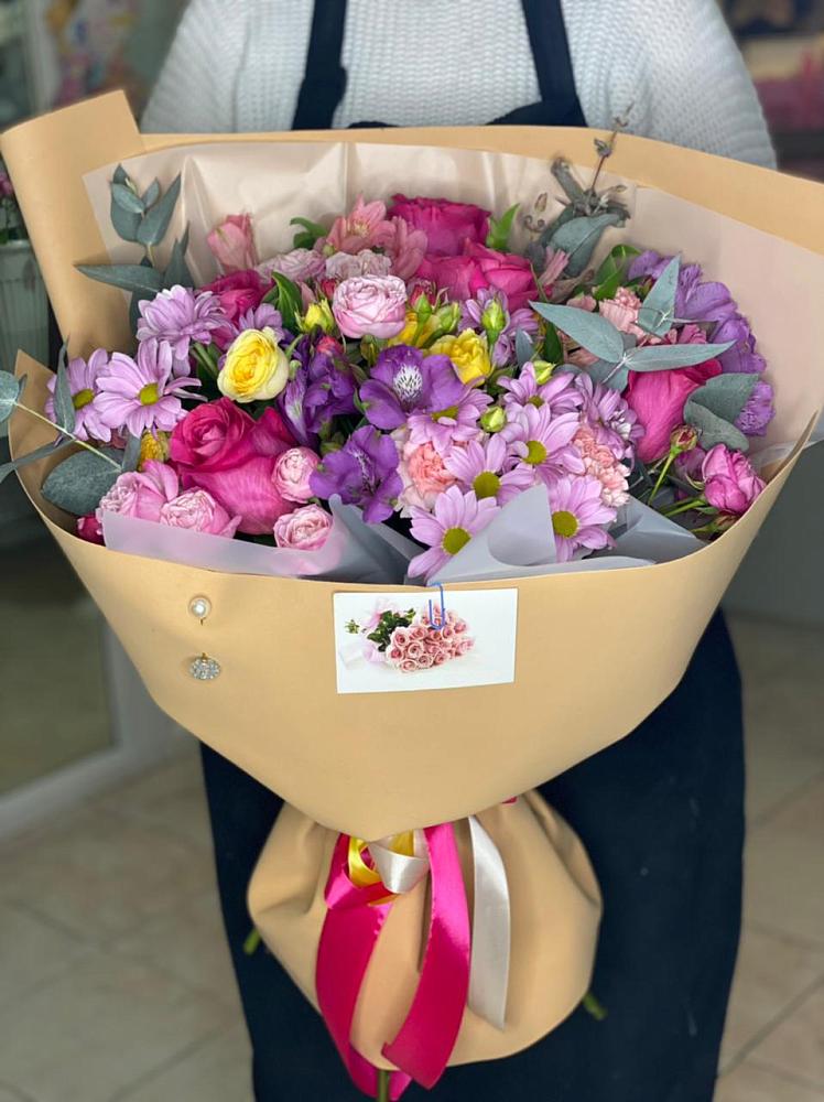 Букет цветов из: Хризантемы, Гвоздики и Альстромерии в Минусинске