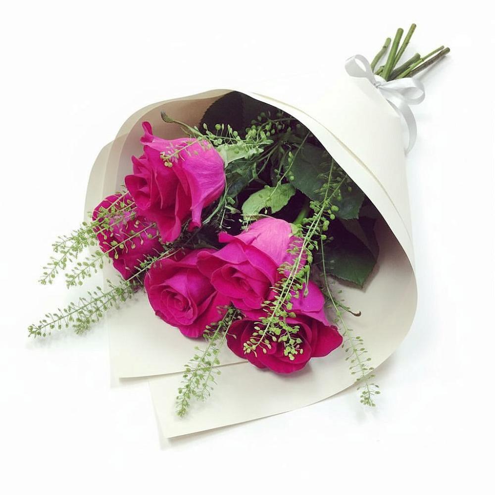 Букет ярко-розовый в Минусинске Букет цветов из: Розы в Минусинске