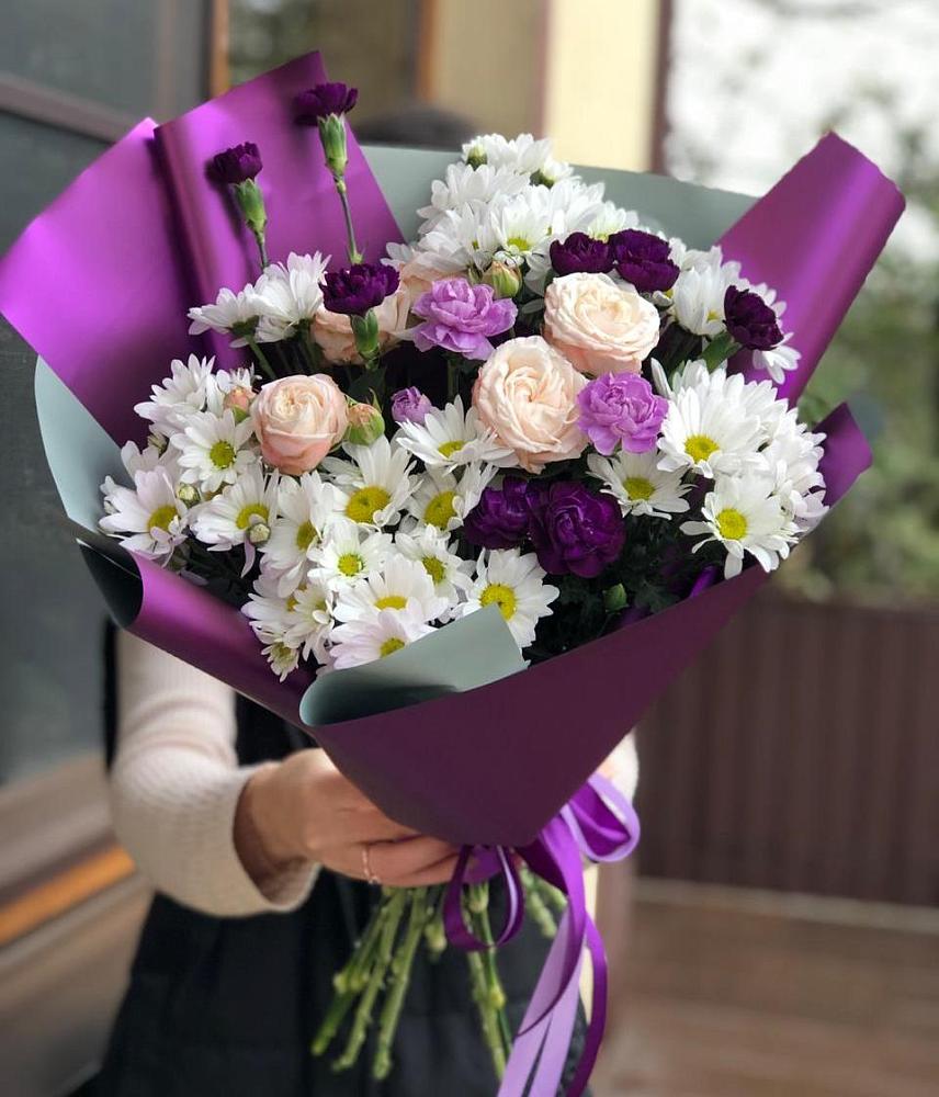 Букет цветов из: Хризантемы, Гвоздики и Розы в Минусинске