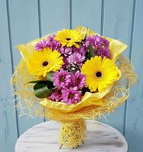 Букет одинокая звезда в Минусинске Букет цветов из:  Хризантемы и Герберы в Минусинске