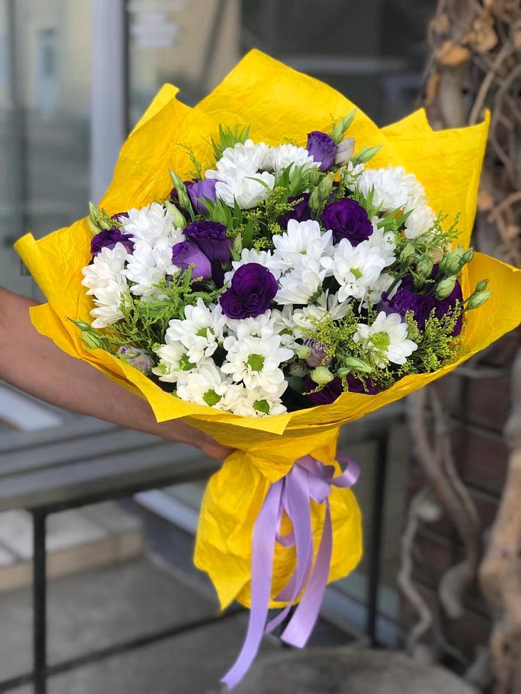 Букет цветов из: Ирисы, Хризантемы и Ромашки в Минусинске