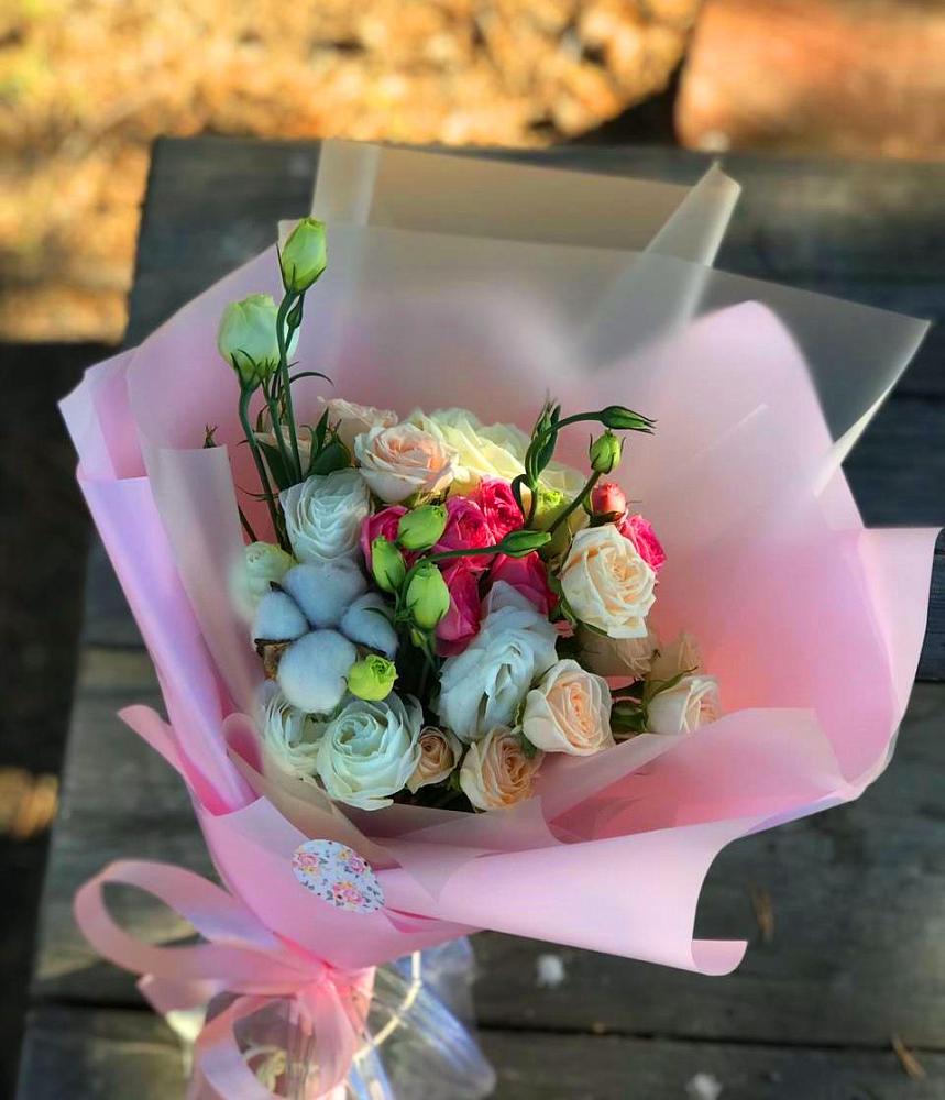 Букет цветов из: Розы и Лизиантусы в Минусинске