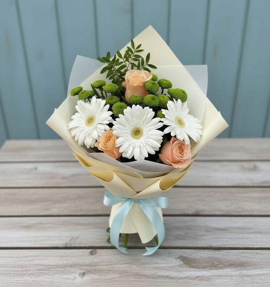 Букет герберы и розы в Минусинске Букет цветов из: Герберы, Розы и Хризантемы в Минусинске