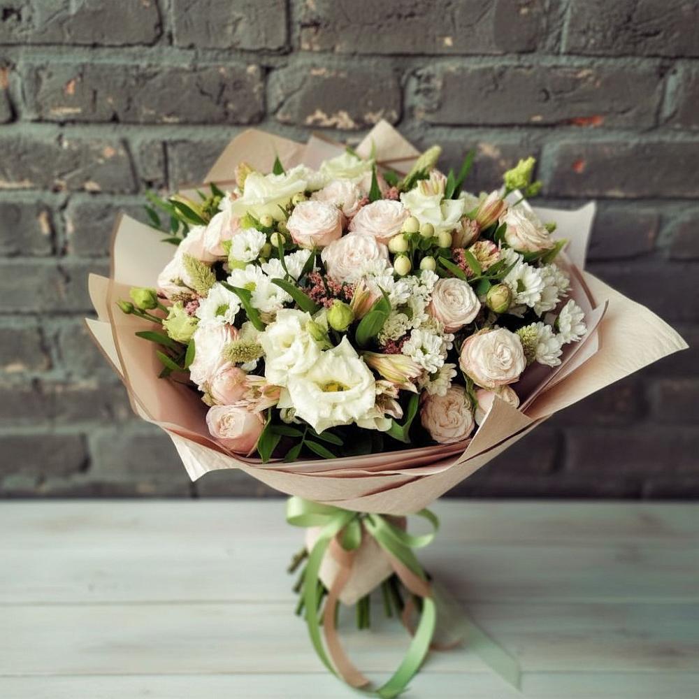 Букет нежное ассорти в Минусинске Букет цветов из: Альстромерии, Розы и Хризантемы в Минусинске