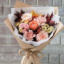 Букет цветов из:  Гвоздики, Хризантемы и Розы в Минусинске