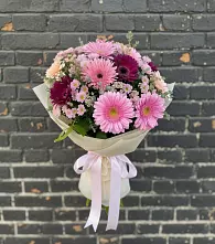 Букет яркие краски в Минусинске Букет цветов из:  Герберы и Хризантемы в Минусинске