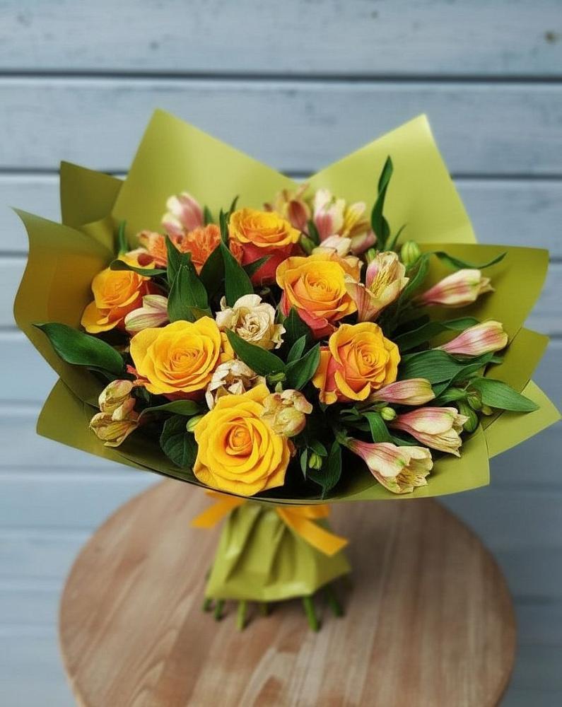 Букет цветов из: Альстромерии и Розы в Минусинске