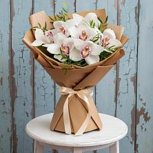 Букет Белые орхидеи в Минусинске Букет цветов из:  Орхидеи и Розы в Минусинске